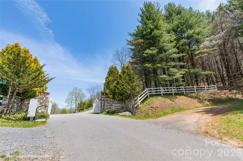 35 Chandra Ln, Clyde, NC 28721 photo 14