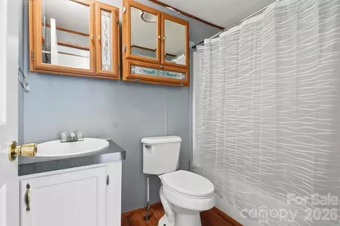 Bath - 6017 Frazier Dr, Davidson, NC 28036 photo 2 of 2