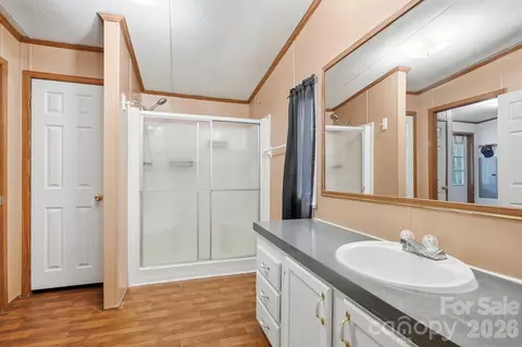 Bath - 6017 Frazier Dr, Davidson, NC 28036 photo 1 of 2