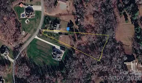 529 Kapstone Xing, Lexington, NC 27295