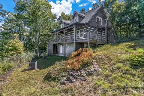 169 Laurel Creek Dr, Hendersonville, NC 28792