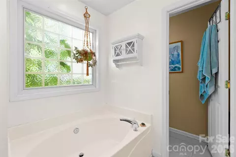 Bath - 4618 Hendrix Ct, Concord, NC 28025 photo 2 of 3