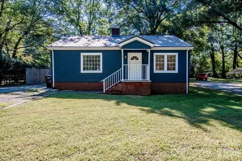 541 Walnut St, Mooresville, NC 28115