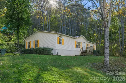 106 Nunnehi Trl, Waynesville, NC 28786
