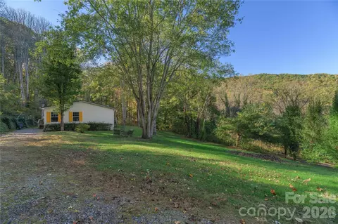 106 Nunnehi Trl, Waynesville, NC 28786
