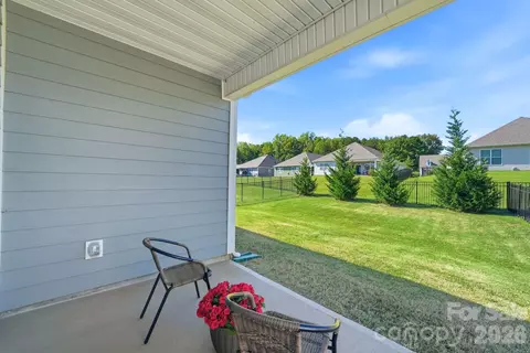 Exterior - 4207 Millstream Rd, Denver, NC 28037 photo 2 of 7