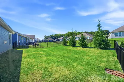 Exterior - 4207 Millstream Rd, Denver, NC 28037 photo 4 of 7