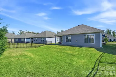 Exterior - 4207 Millstream Rd, Denver, NC 28037 photo 7 of 7