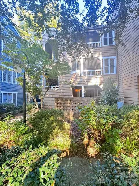 413 W 8th B St #B, Charlotte, NC 28202