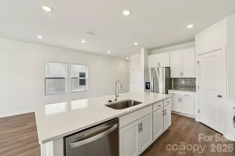 Kitchen - 453 Markridge Loop, Fort Mill, SC 29708 photo 1 of 2