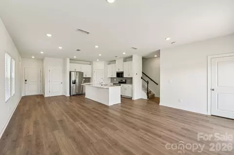Living - 453 Markridge Loop, Fort Mill, SC 29708 photo 2 of 5