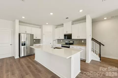 Kitchen - 453 Markridge Loop, Fort Mill, SC 29708 photo 2 of 2