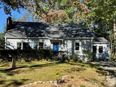 119 Briarwood Ln, Hendersonville, NC 28791