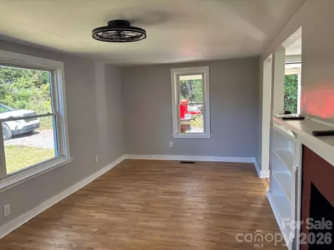 Living - 162 Phillips Ln, Spruce Pine, NC 28777 photo 1 of 2