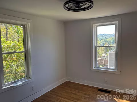 Bedroom - 162 Phillips Ln, Spruce Pine, NC 28777 photo 3 of 4