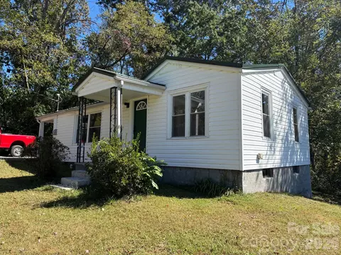 Exterior - 162 Phillips Ln, Spruce Pine, NC 28777 photo 1 of 2