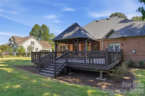 Exterior - 2469 Stoneview Ct, Denver, NC 28037 photo 6 of 8