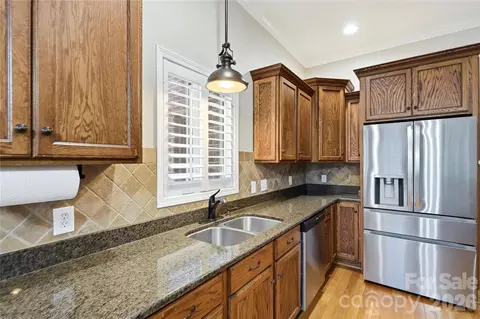 Kitchen - 2469 Stoneview Ct, Denver, NC 28037 photo 3 of 3