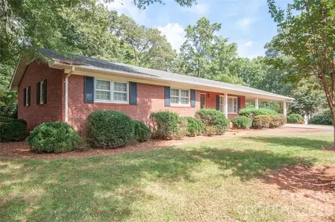 2607 Montgomery Dr, Statesville, NC 28625
