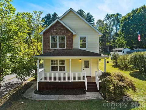 81 Crayton Rd, Asheville, NC 28803