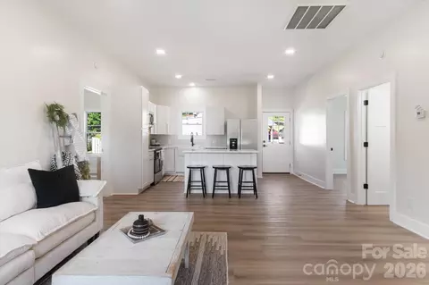 Living - 45 Gladden St, Marion, NC 28752 photo 3 of 5