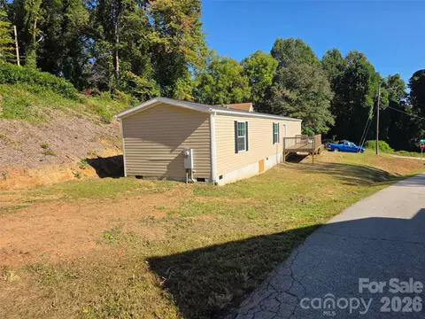 155 Fourth C St, Marion, NC 28752 photo 5