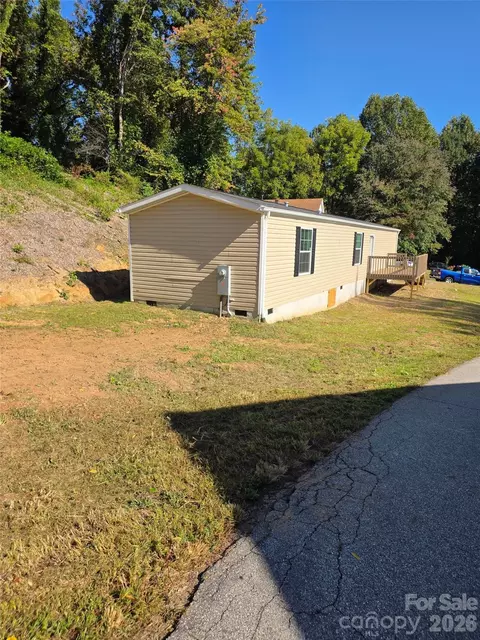 155 Fourth C St, Marion, NC 28752 photo 4