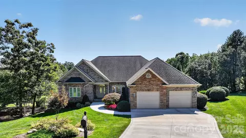 Exterior - 76 Divot Ct, Hickory, NC 28601 photo 1 of 7