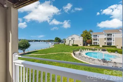 View/Area - 1338 Torrence Cir, Davidson, NC 28036 photo 3 of 9