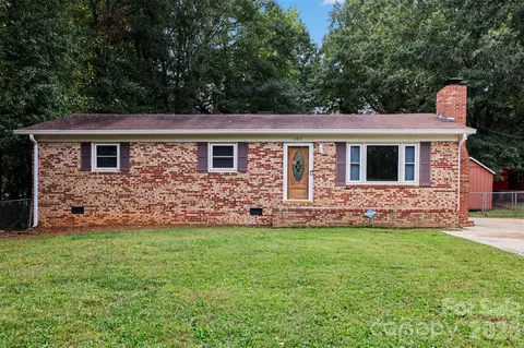 393 Carson Dr, Gastonia, NC 28052