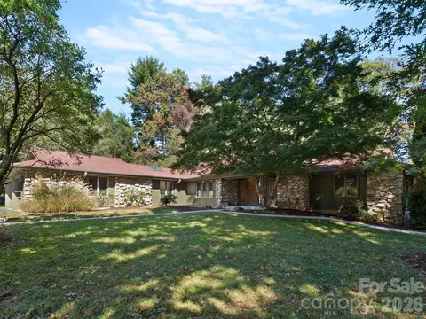 3003 Sourwood Trl, Hendersonville, NC 28739
