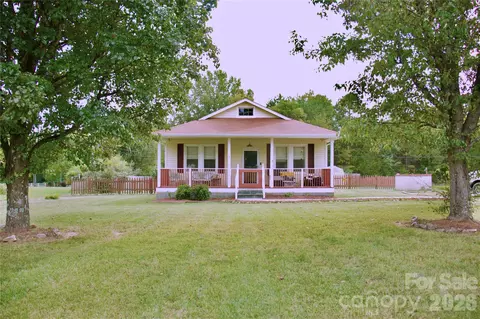 2033 Scalesville Rd, Summerfield, NC 27358