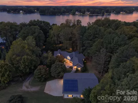 321 Normandy Rd, Mooresville, NC 28117