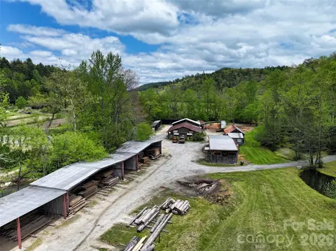 Blueberry Farm Road, Zirconia, NC 28790