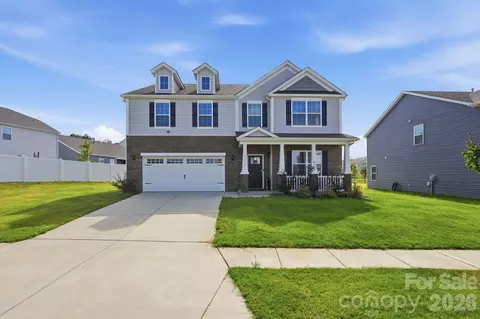 9251 Mackinaw Dr, Gastonia, NC 28056