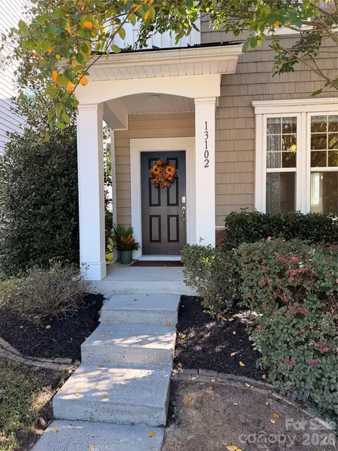 13102 Heath Grove Dr, Huntersville, NC 28078