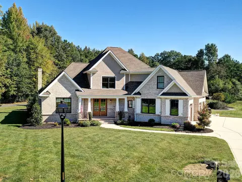 8833 Kerns Meadow Ln, Huntersville, NC 28078