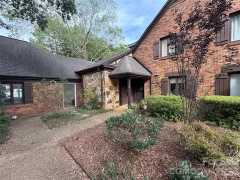 7022 Quail Hill Rd, Charlotte, NC 28210