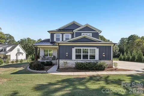952 Armstrong Rd, Belmont, NC 28012