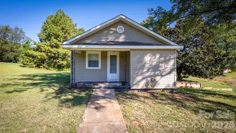 135 Vinson Rd, Statesville, NC 28677