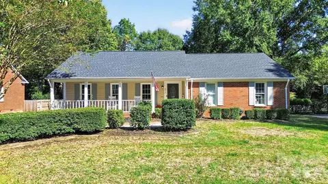 9915 Ridgemore Dr, Charlotte, NC 28277
