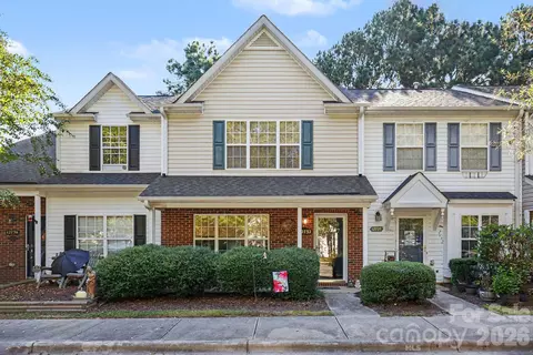 12732 Hennigan Place Ln, Charlotte, NC 28214