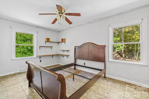 Bedroom - 103 Early Deitz Rd, Sylva, NC 28779 photo 5 of 8