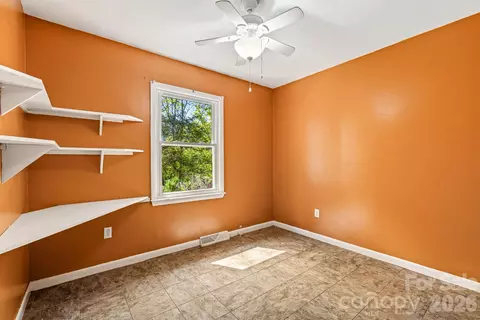 Bedroom - 103 Early Deitz Rd, Sylva, NC 28779 photo 3 of 8