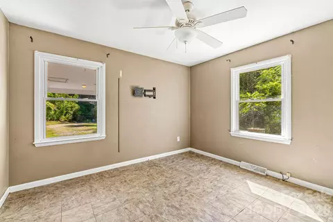 Bedroom - 103 Early Deitz Rd, Sylva, NC 28779 photo 1 of 8