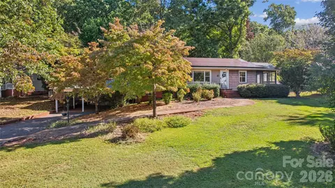 37 Elm St, Badin, NC 28009
