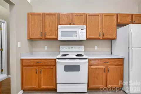 Kitchen - 88 E Danbury Ln, Brevard, NC 28712 photo 5 of 6