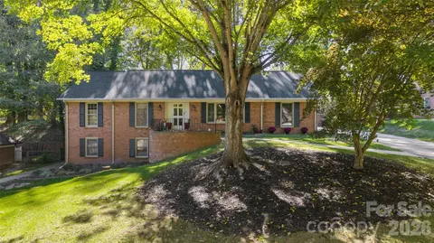6626 Rocky Falls Rd, Charlotte, NC 28211