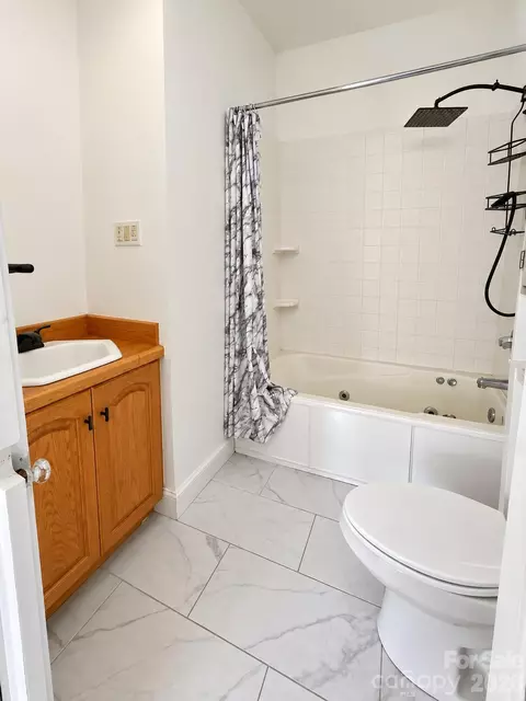 Bath - 309 17th Rd, Kannapolis, NC 28083 photo 2 of 3