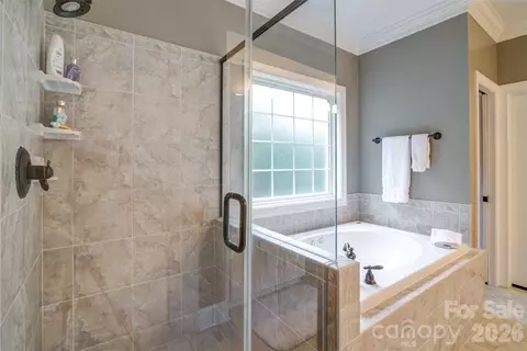 Bath - 149 42nd Avenue Nw Dr NW, Hickory, NC 28601 photo 1 of 5